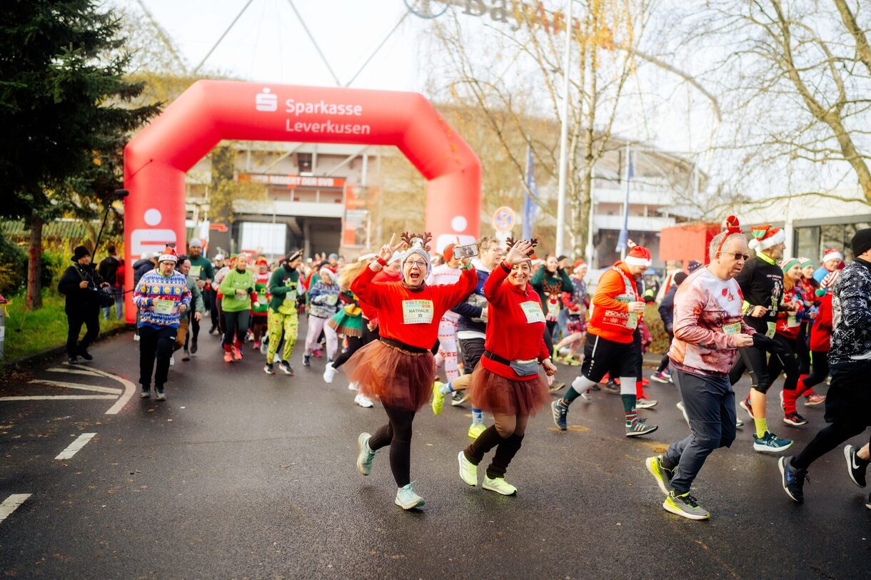 UGLY XMAS Sweater Run; Leverkusen, 15.12.2024