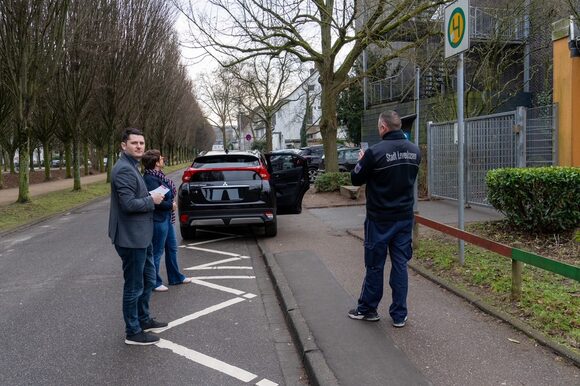 Verkehrsüberwachung an Schulen (Haltestelle)