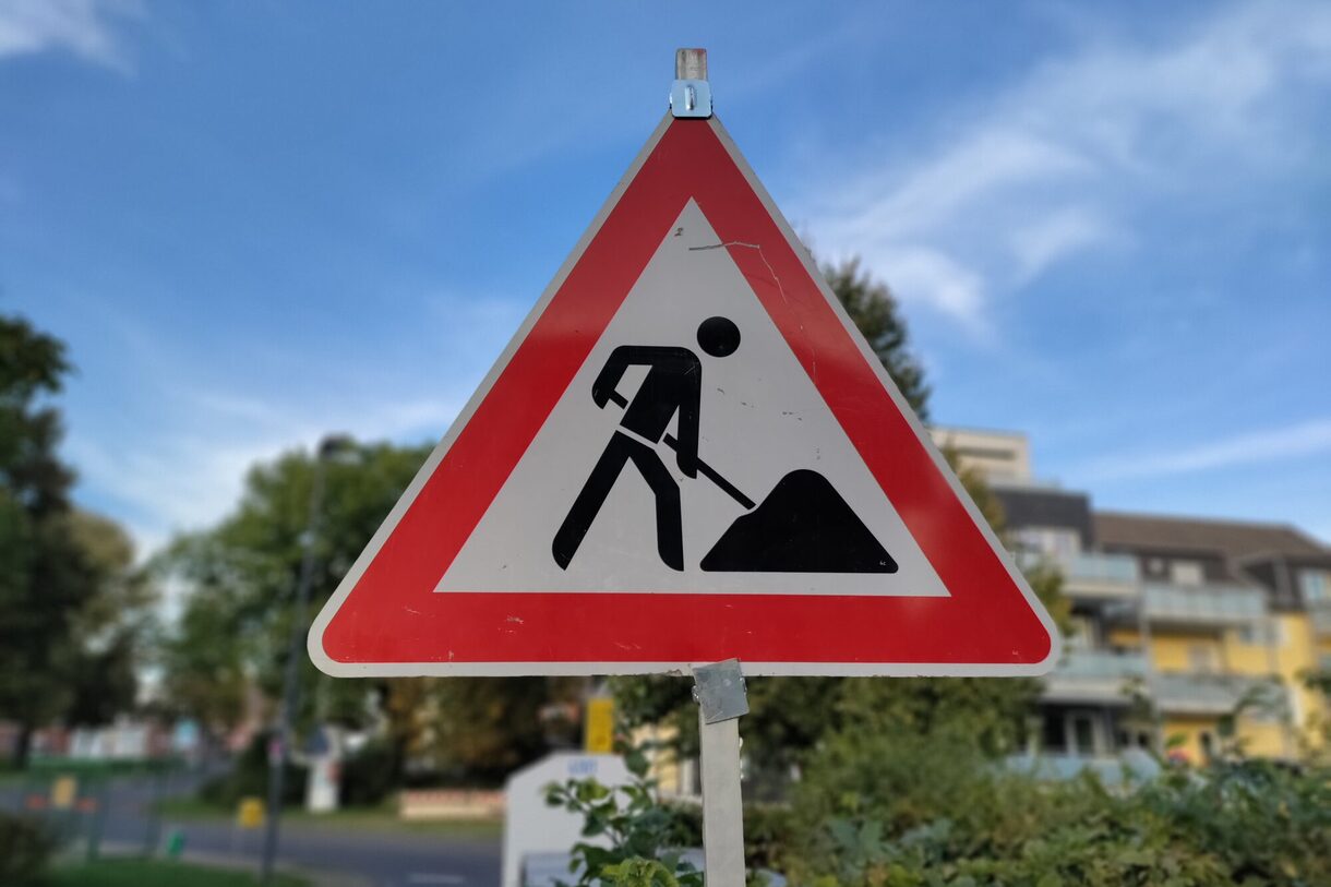 Verkehrsschild Baustelle