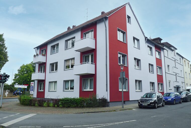 Die sanierte Fassade eines Hauses