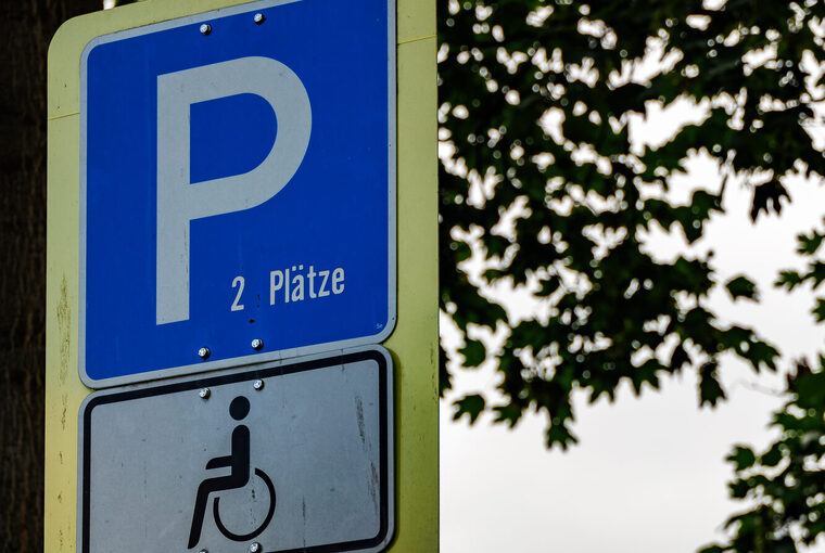 Schild Behindertenparkplatz