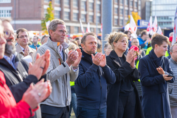 Kundgebung der Gewerkschaft am Chempark