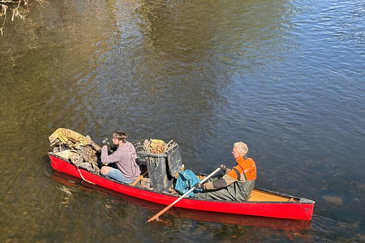 Mit dem Kanu auf Mülltour an der Wupper
