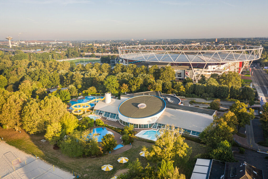 Vogelperspektive auf CaLevornia und BayArena