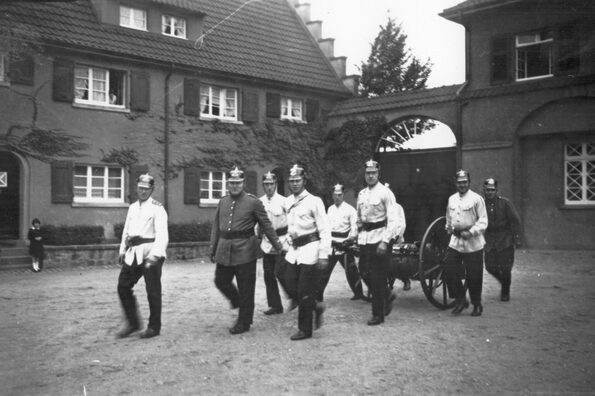 Feuerwehrleute historisch